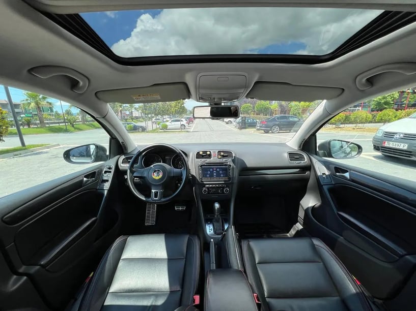 Wynajmij samochód w Tirana