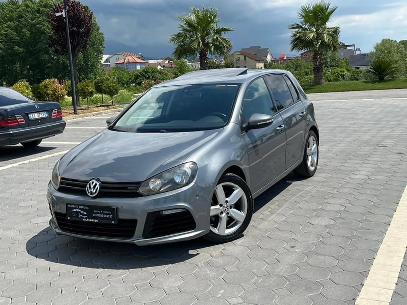 Wynajmij samochód w Tirana