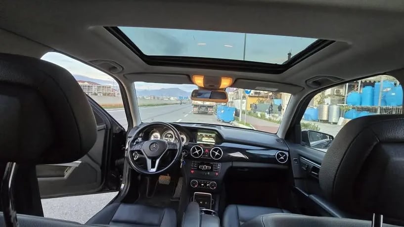 Noleggia un'auto a Tirana