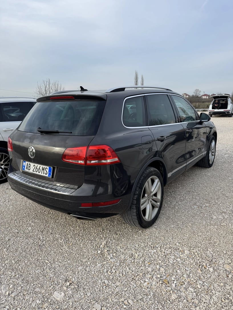 Wynajmij samochód w Tirana