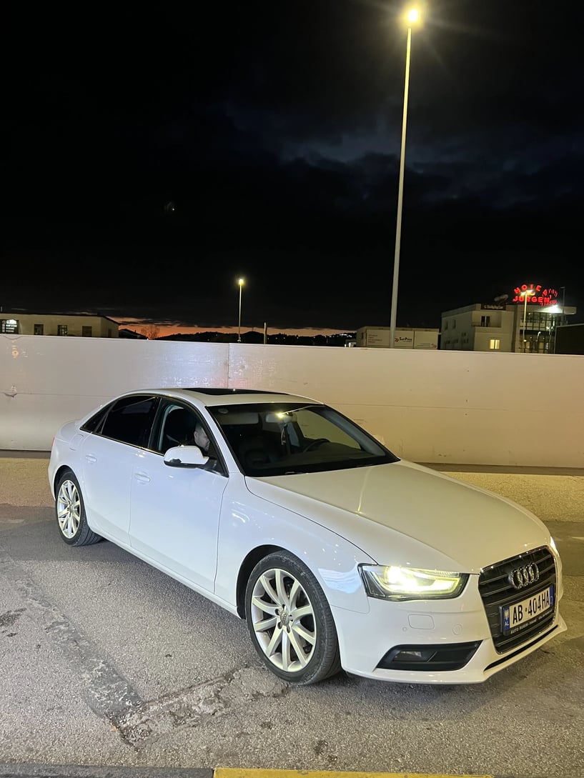 Merrni me qira një makinë në Tirana