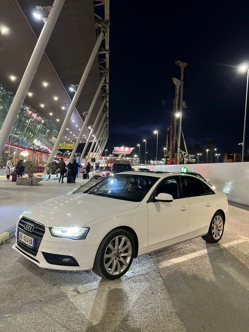 Merrni me qira një makinë në Tirana