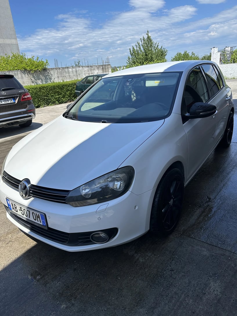 Rent a car in Tirana