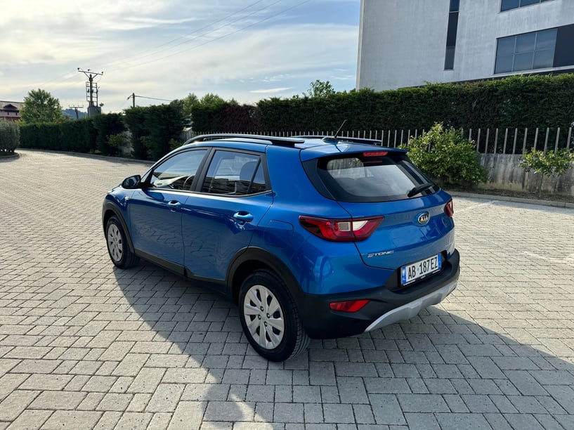 Alquila un coche en Tirana