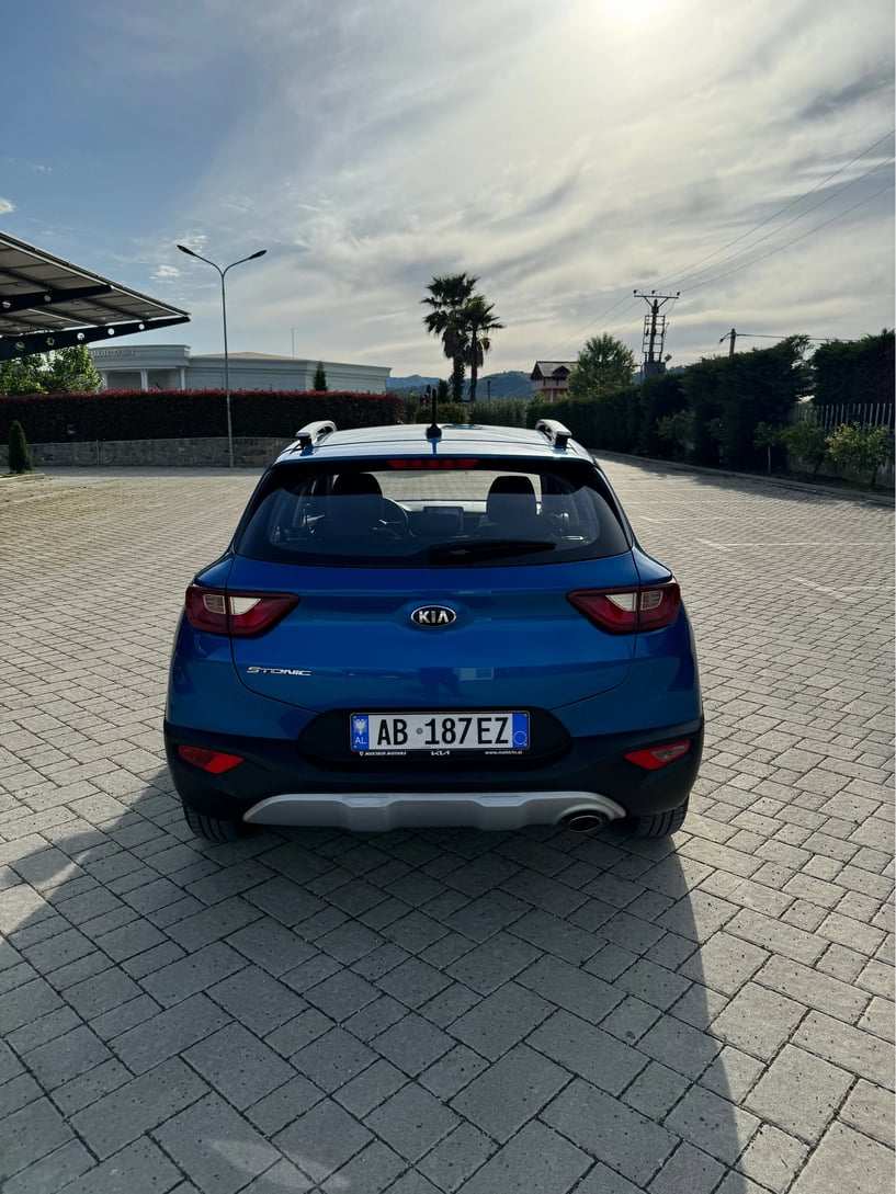 Alquila un coche en Tirana