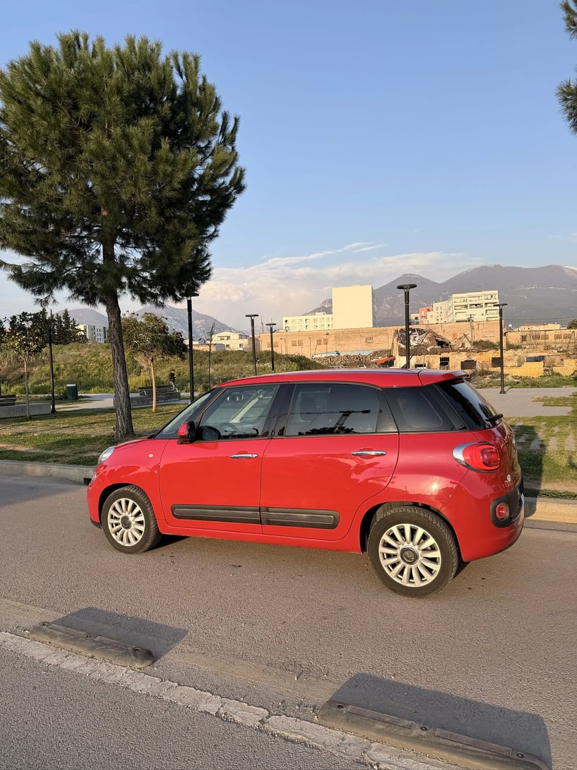 Louer une voiture à Tirana