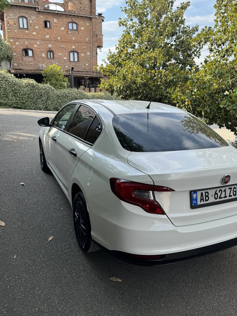 Rent a car in Tirana