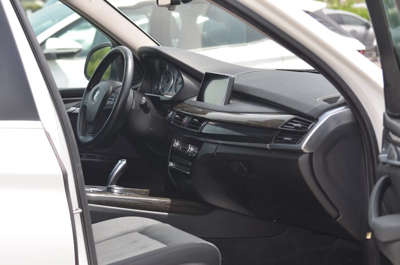 Merrni me qira një makinë në Tirana