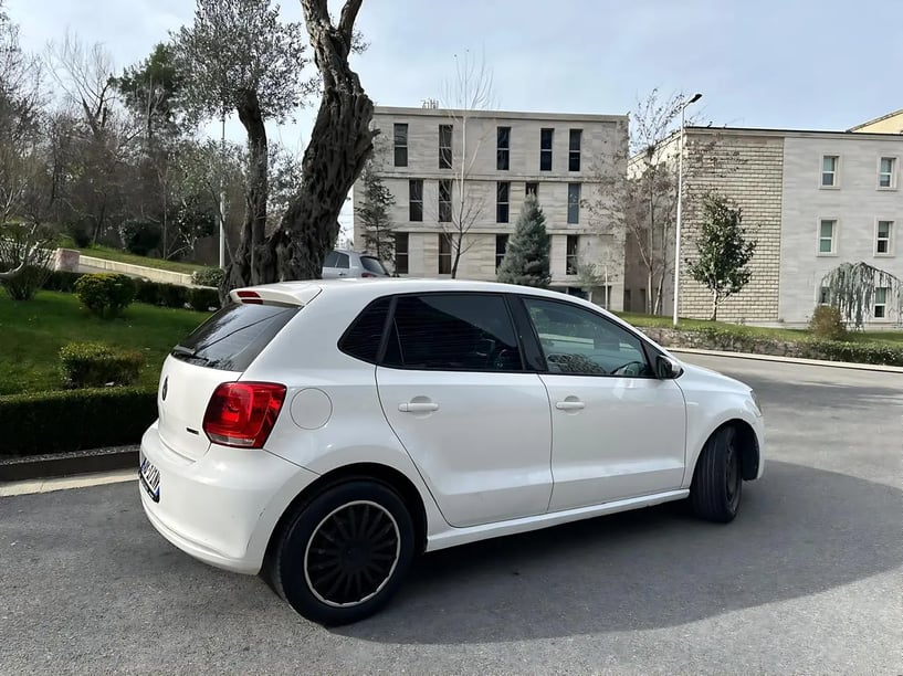 Noleggia un'auto a Tirana