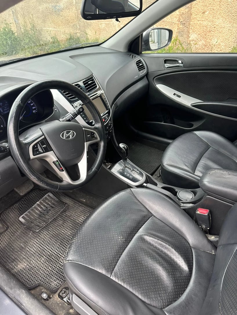 Merrni me qira një makinë në Durrës