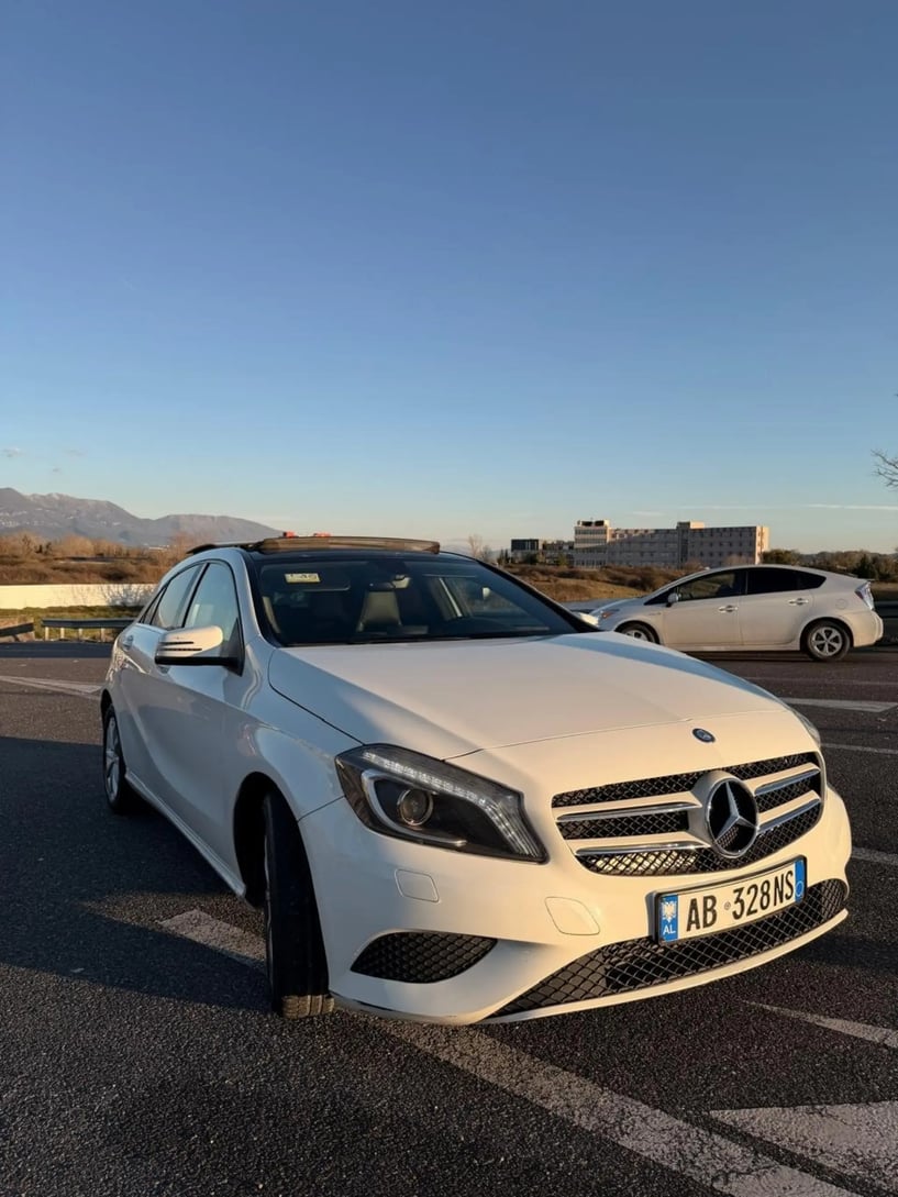 Louer une voiture à Tirana