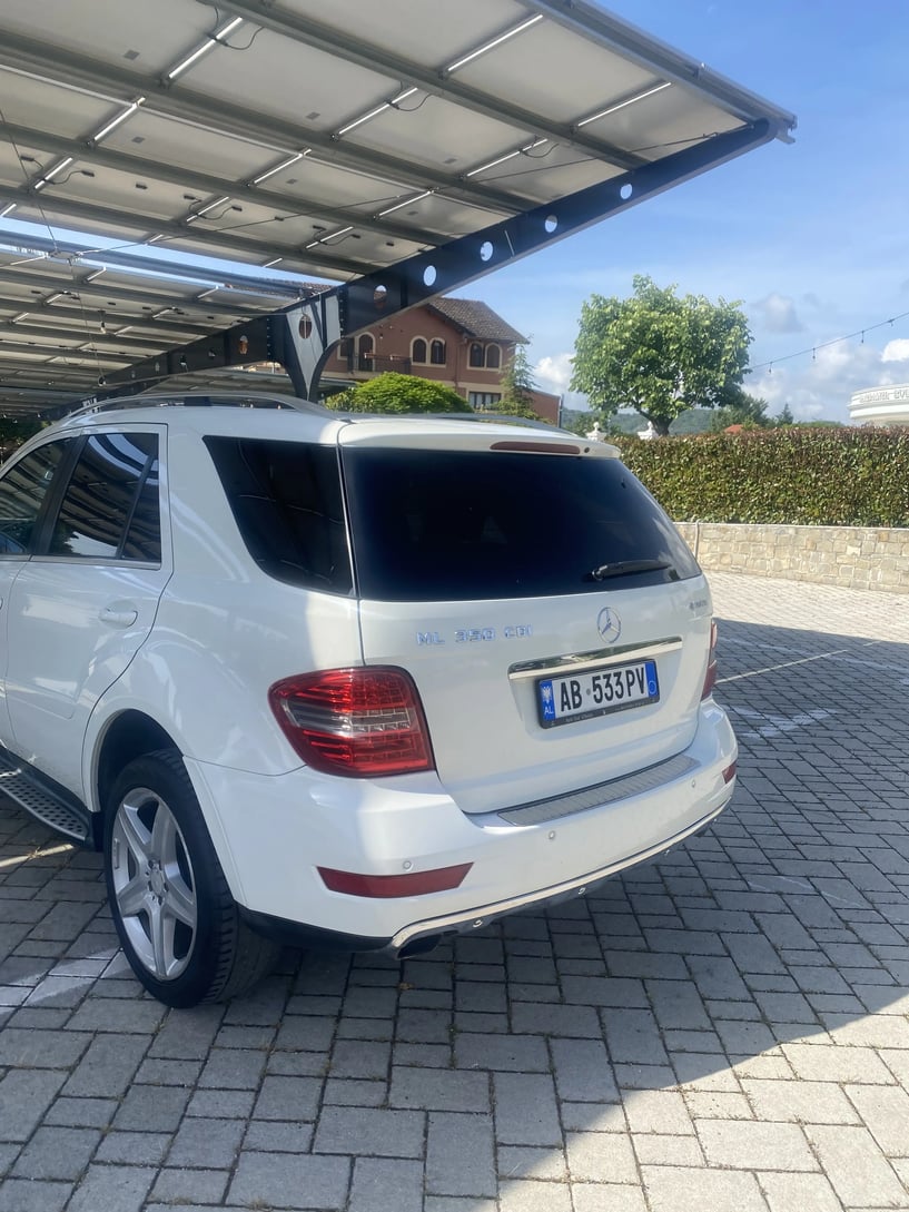 Wynajmij samochód w Tirana