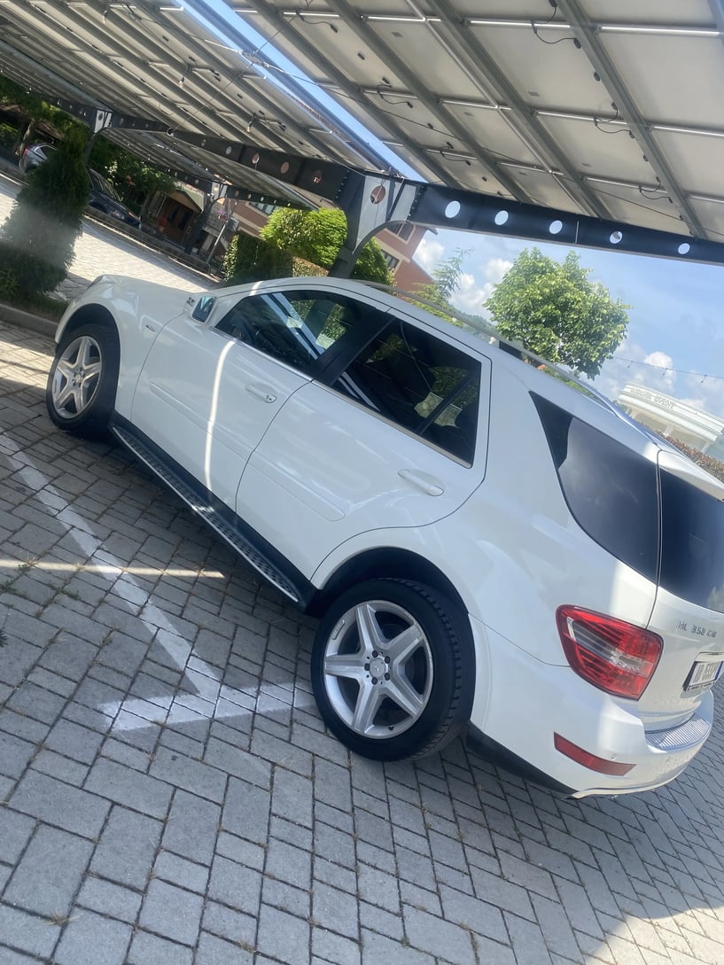 Wynajmij samochód w Tirana