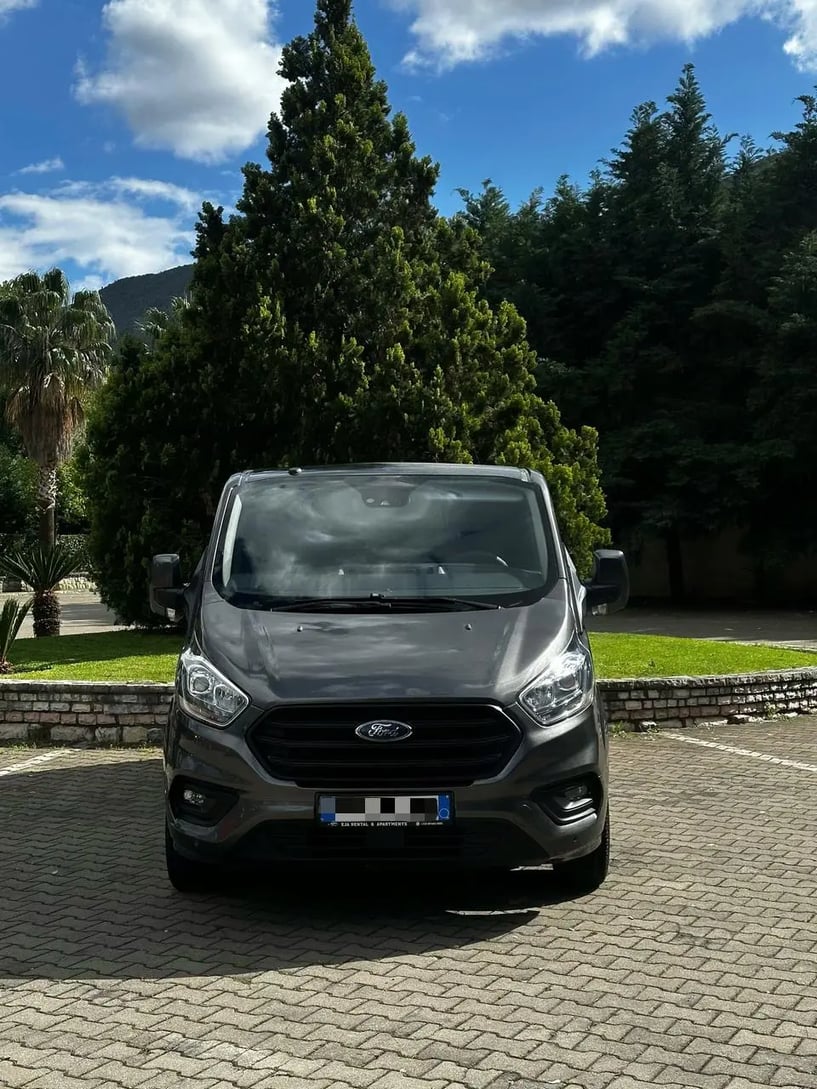 Alquila un coche en Tirana