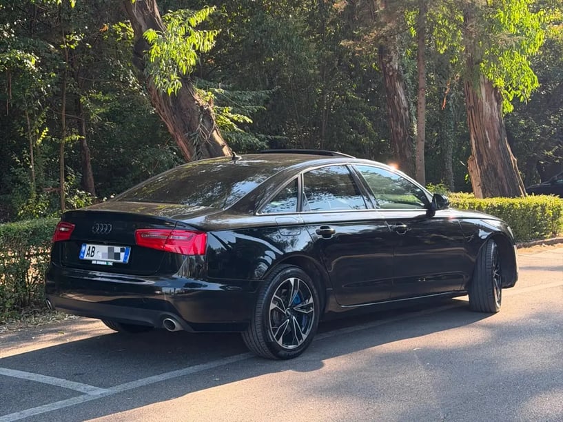 Alquila un coche en Tirana