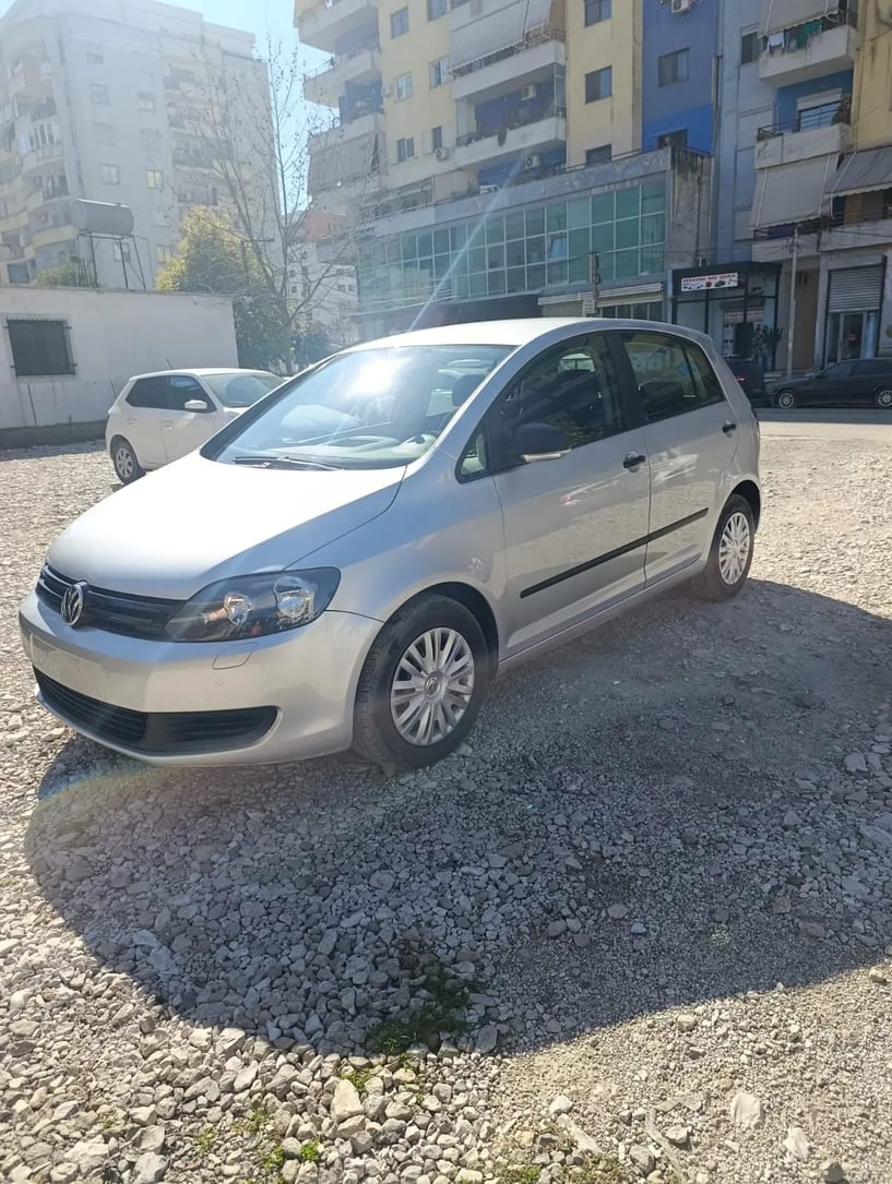 Rent a car in Tirana
