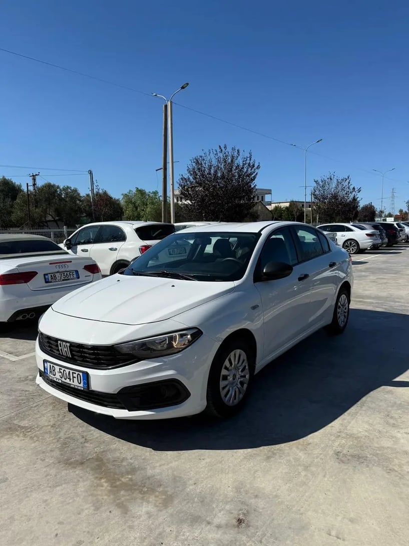 Noleggia un'auto a Durrës
