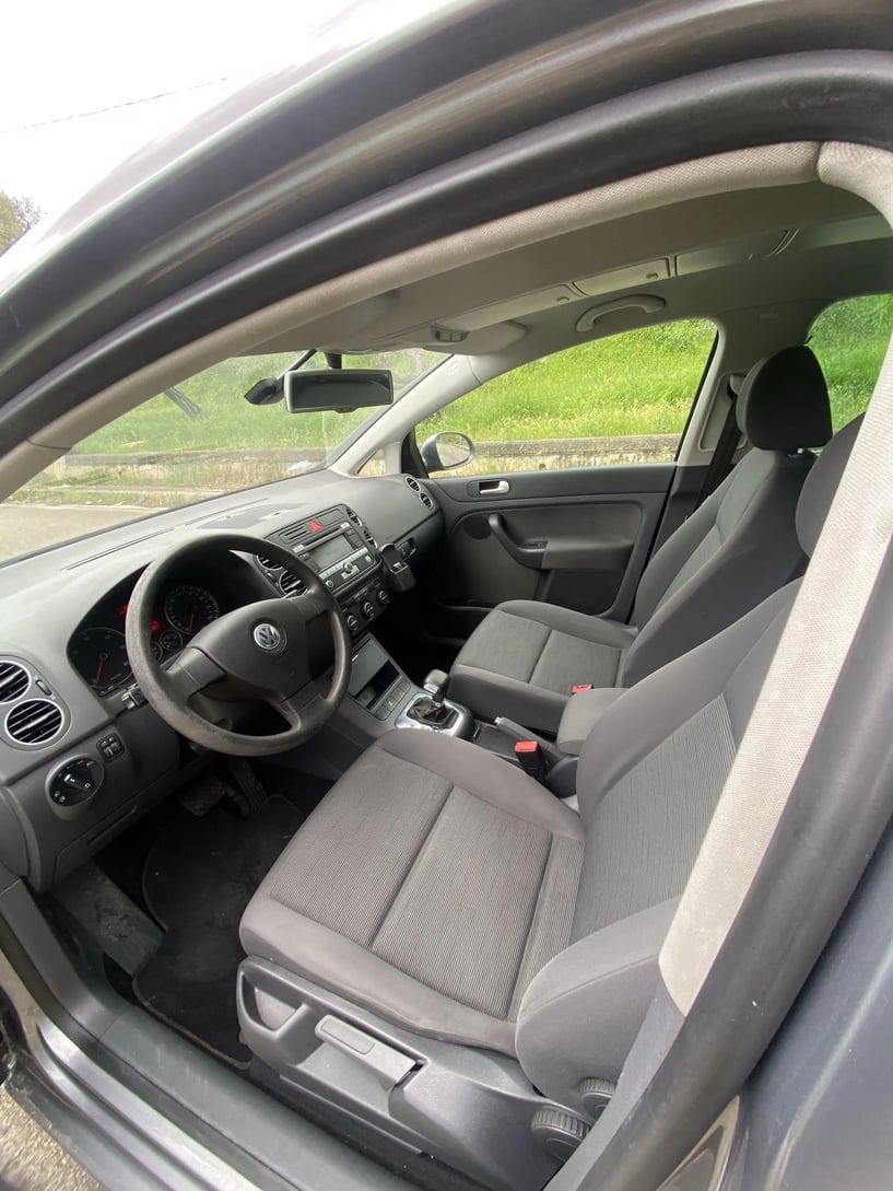 Alquila un coche en Tirana