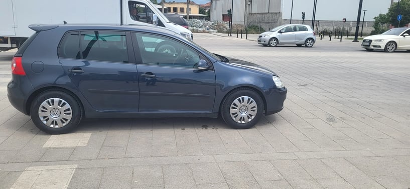 Rent a car in Tirana