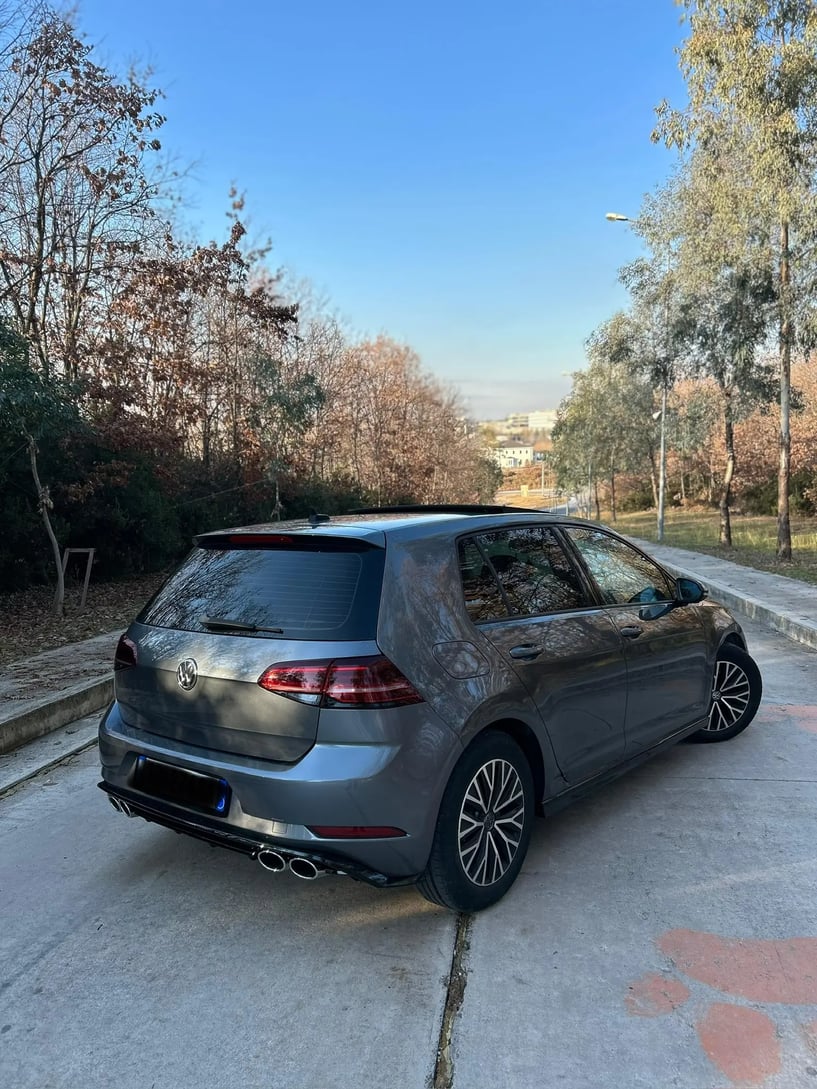 Rent a car in Tirana