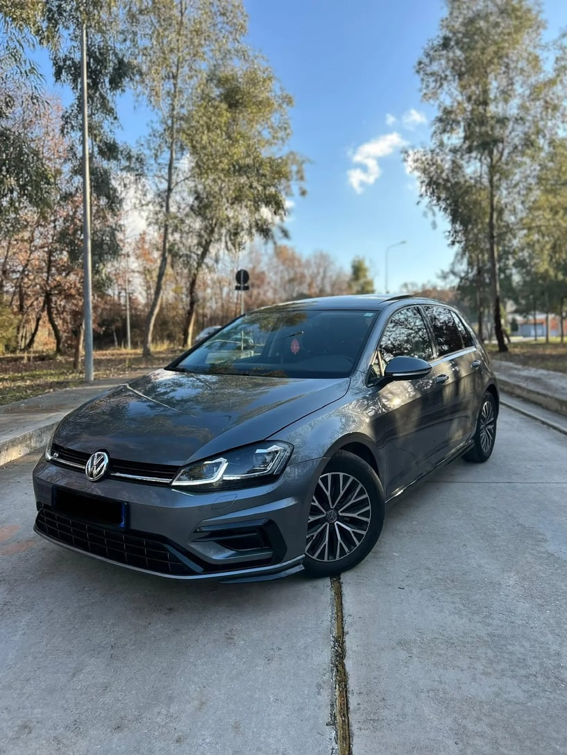 Rent a car in Tirana