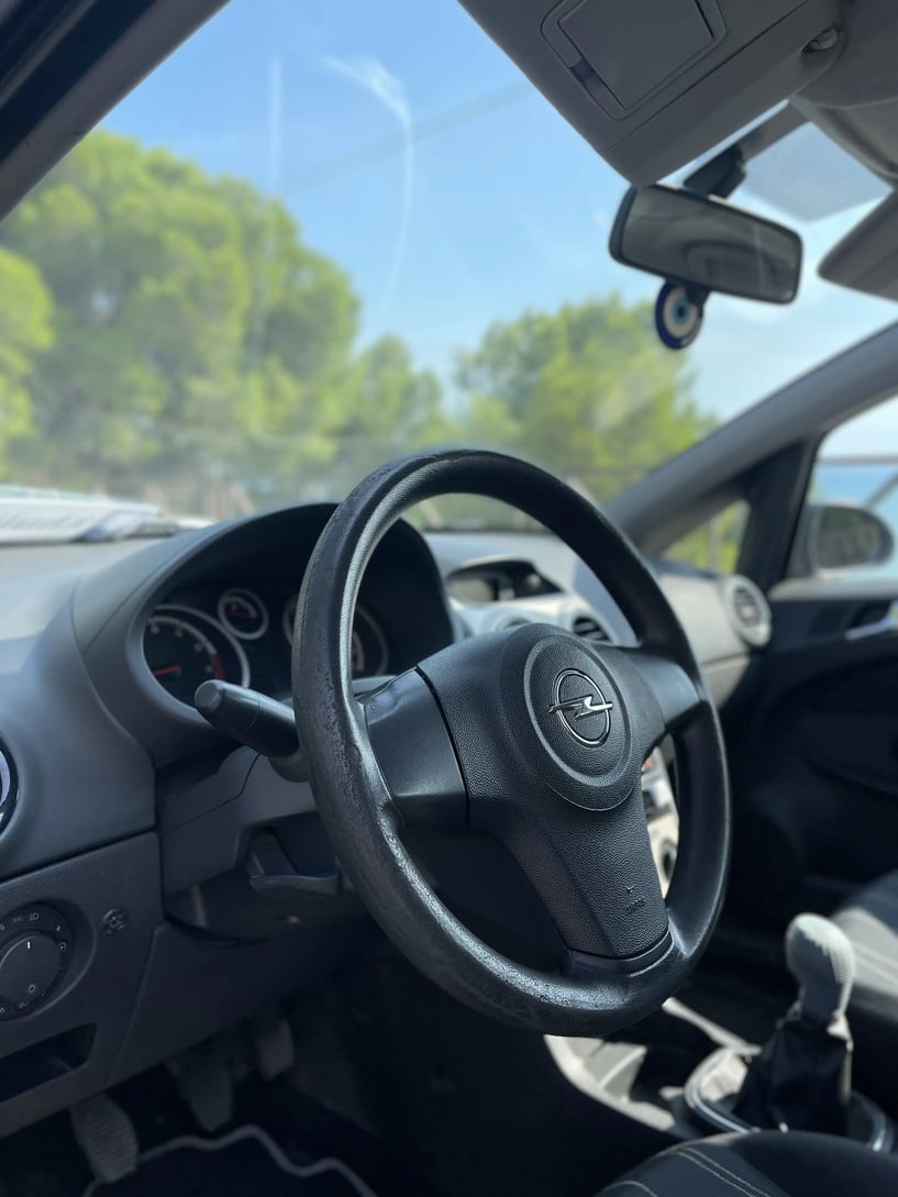 Merrni me qira një makinë në Durrës