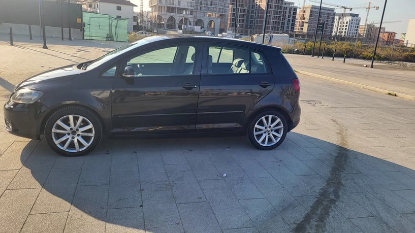 Rent a car in Tirana