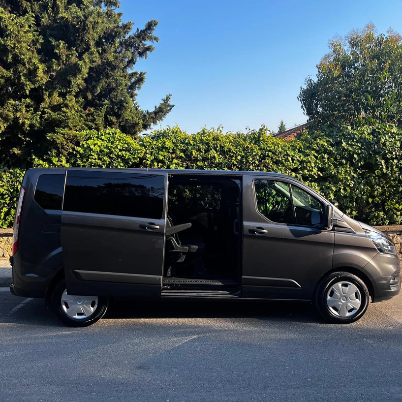 Noleggia un'auto a Tirana