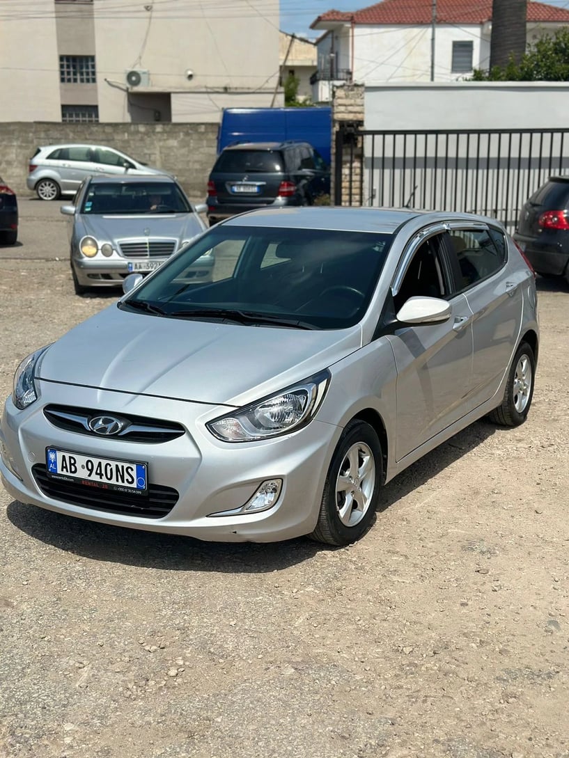Noleggia un'auto a Durrës