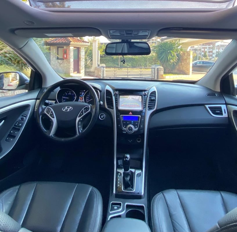 Wynajmij samochód w Tirana