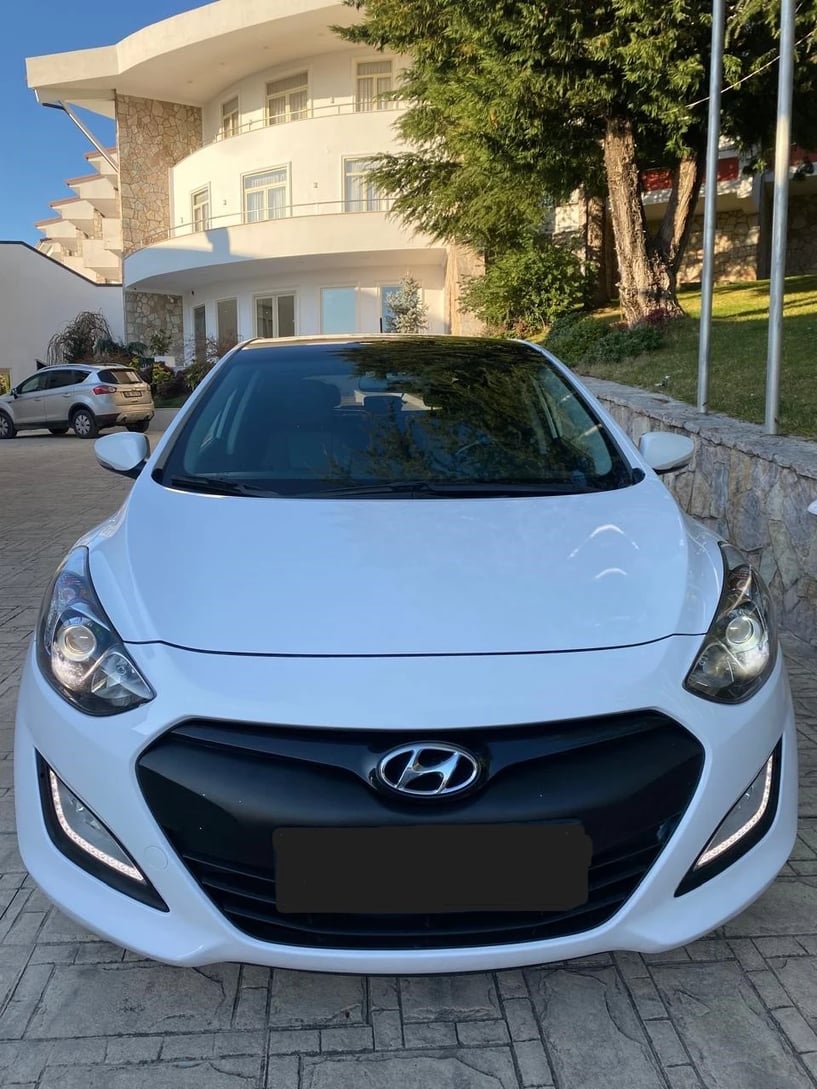 Wynajmij samochód w Tirana