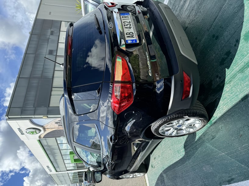 Noleggia un'auto a Tirana