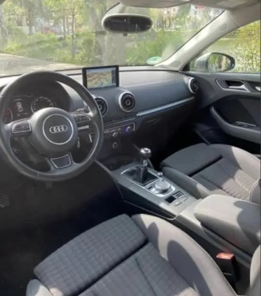 Noleggia un'auto a Tirana