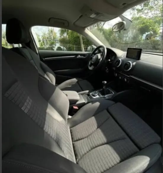 Noleggia un'auto a Tirana