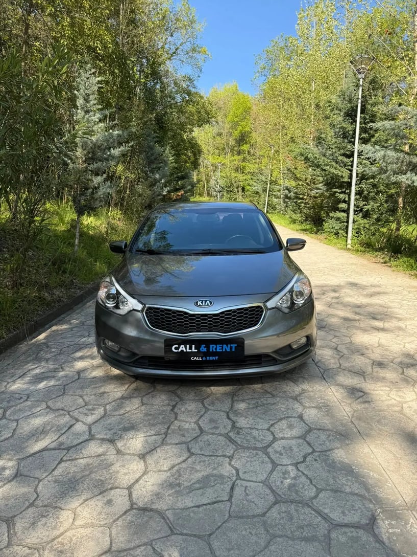 Noleggia un'auto a Tirana