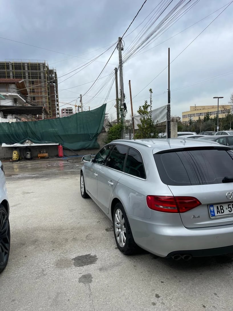 Louer une voiture à Tirana