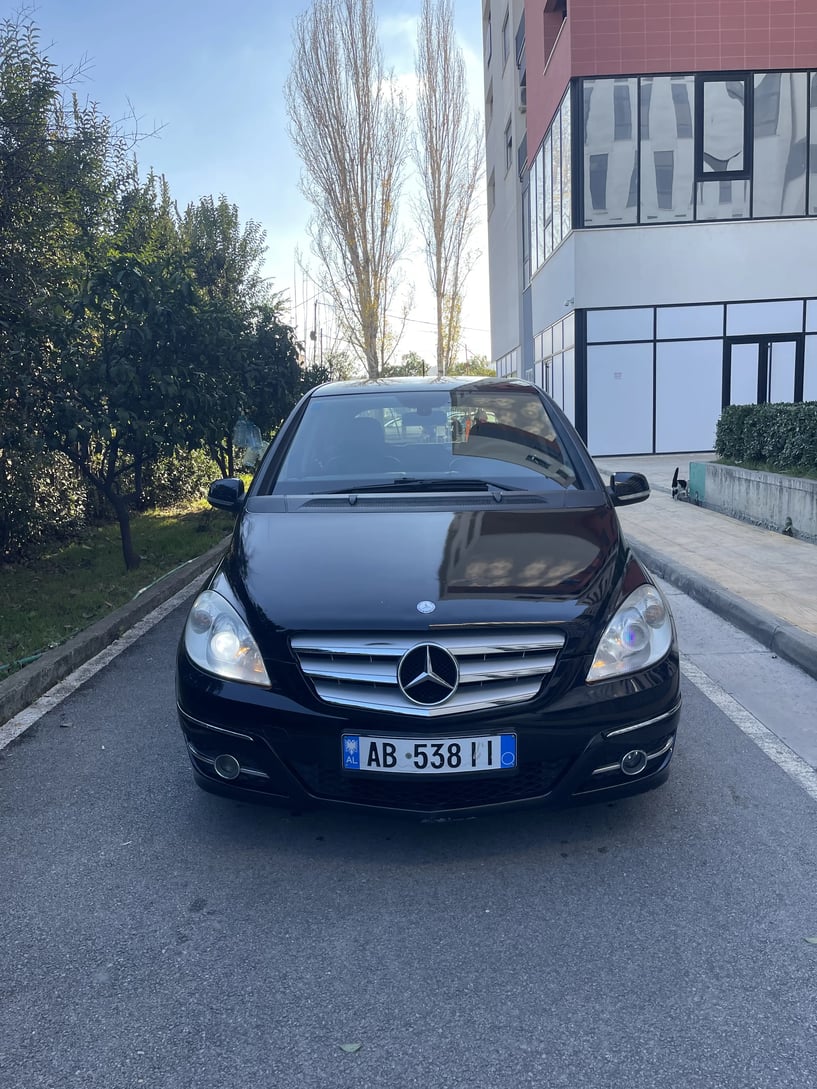 Rent a car in Tirana
