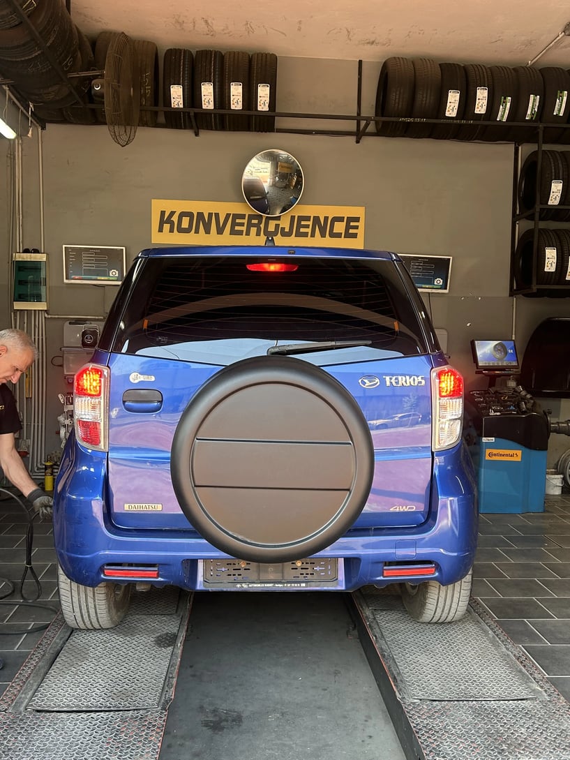 Noleggia un'auto a Tirana