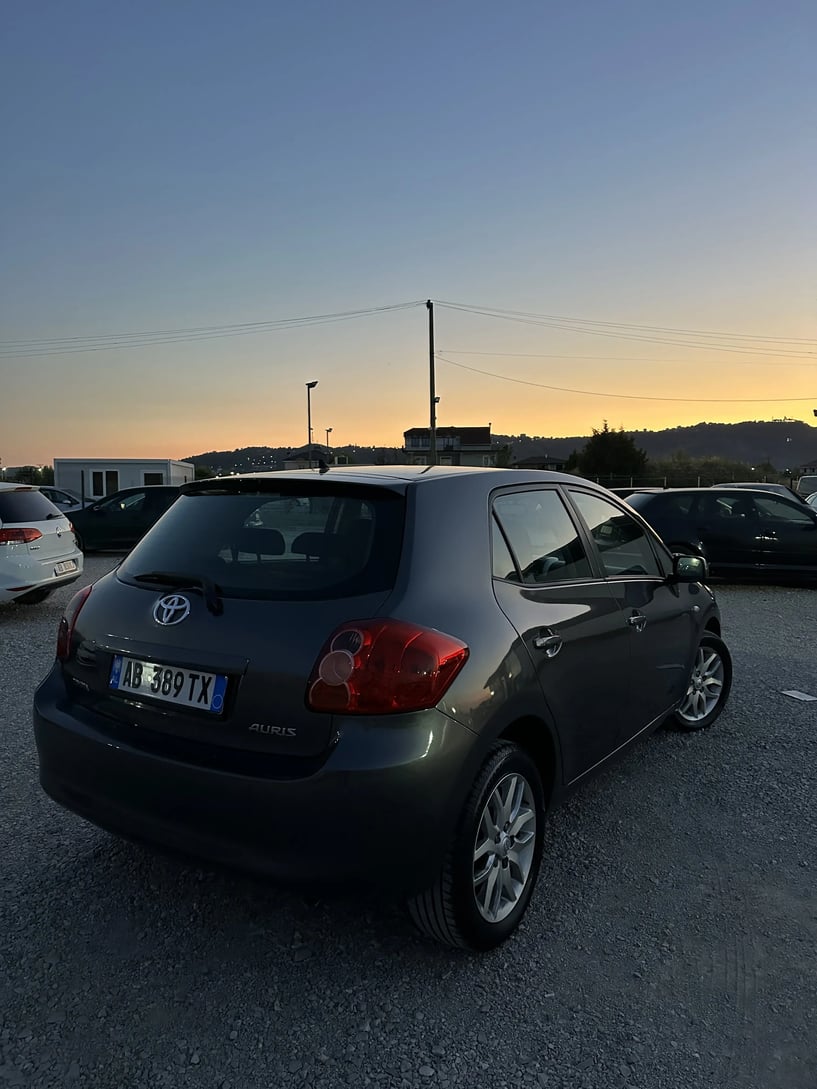Rent a car in Tirana