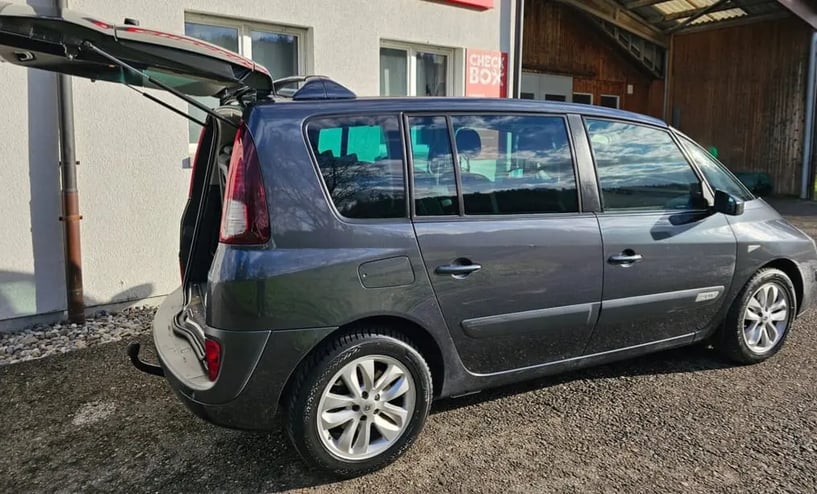 Rent a car in Tirana