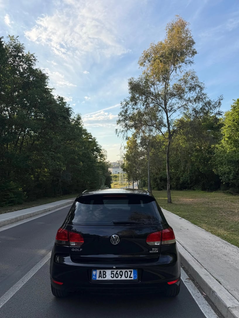 Wynajmij samochód w Tirana