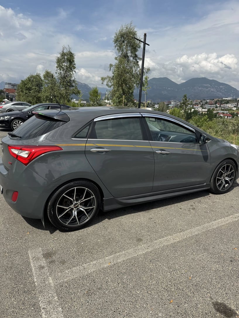 Rent a car in Tirana