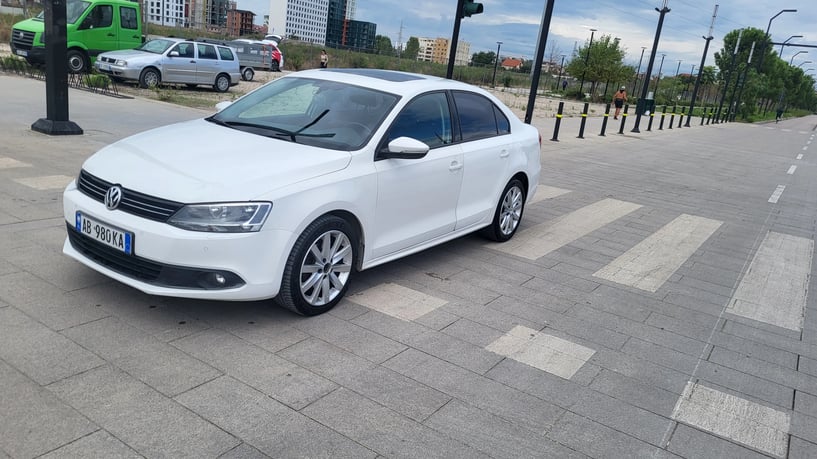 Rent a car in Tirana