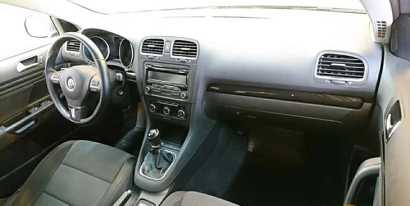 Noleggia un'auto a Tirana