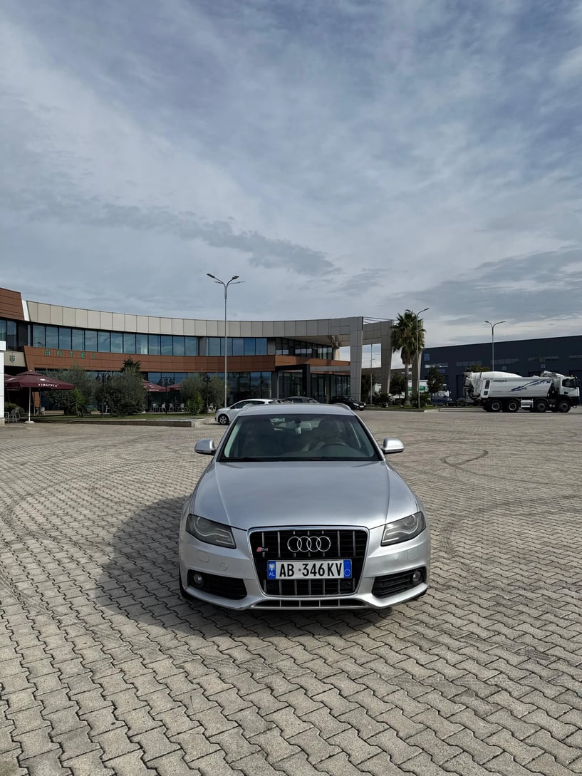 Merrni me qira një makinë në Tirana