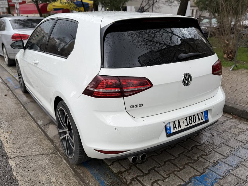 Auto mieten in Tirana