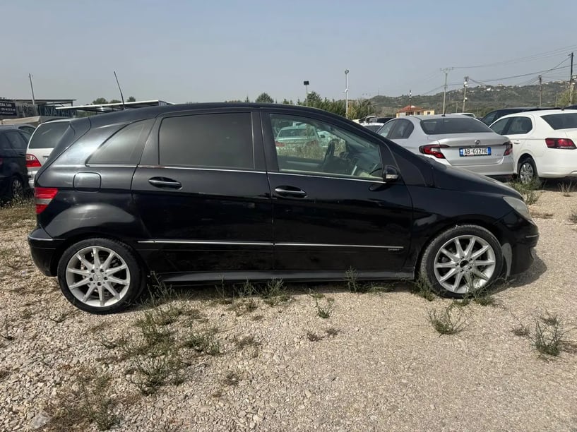 Auto mieten in Tirana