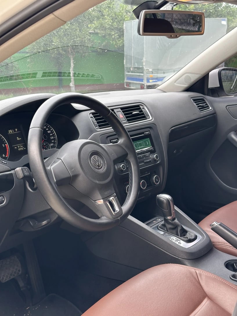 Merrni me qira një makinë në Elbasan