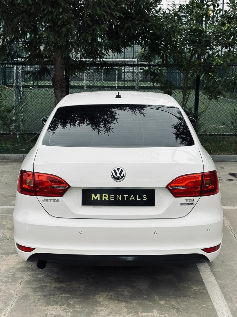 Merrni me qira një makinë në Elbasan