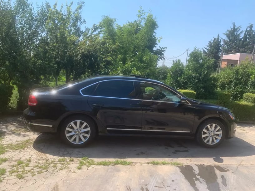 Noleggia un'auto a Tirana
